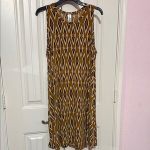 Geometric Pattern Sleeveless Dress - Brown and White
